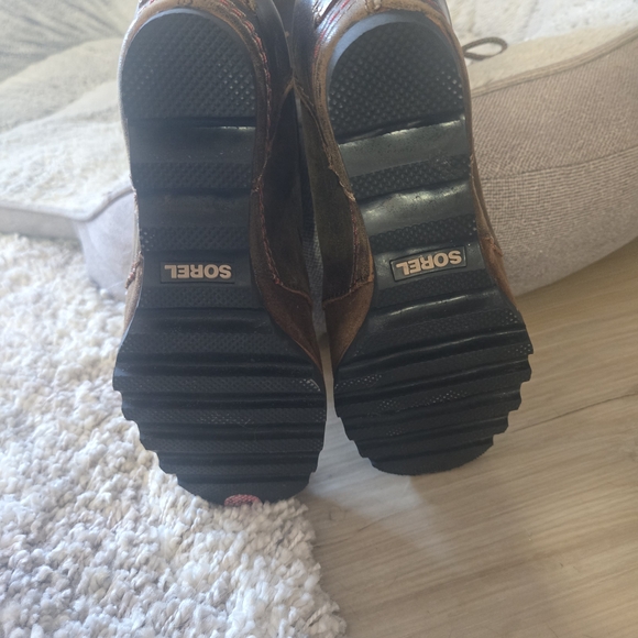 Sorel Women's Distressed Brown Lace-Up Boots - Picture 8 of 11